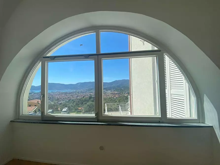 Immagine 14 di Appartamento in vendita  a La Spezia