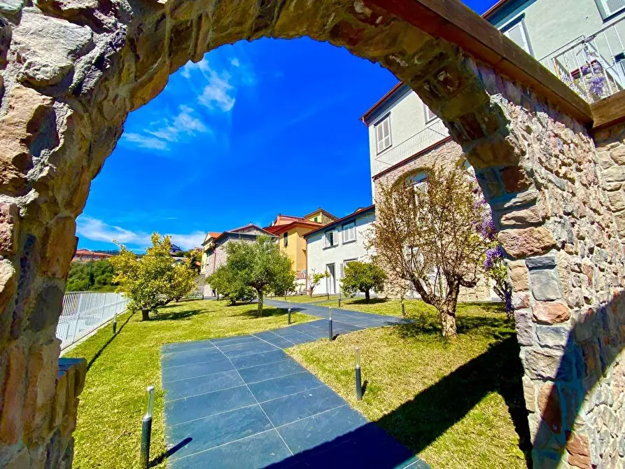 Immagine 2 di Appartamento in vendita  a La Spezia