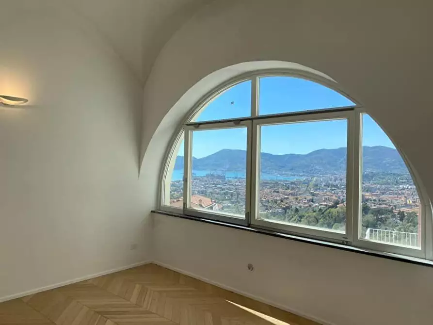 Immagine 13 di Appartamento in vendita  a La Spezia
