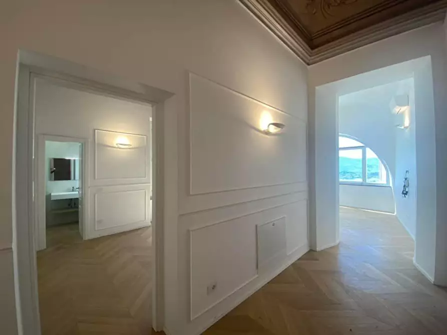 Immagine 17 di Appartamento in vendita  a La Spezia