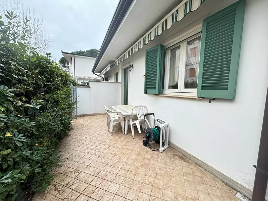 Immagine 2 di Appartamento in affitto  a Forte Dei Marmi