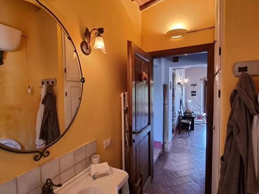 Immagine 9 di Porzione di casa in vendita  a Colle Di Val D'elsa