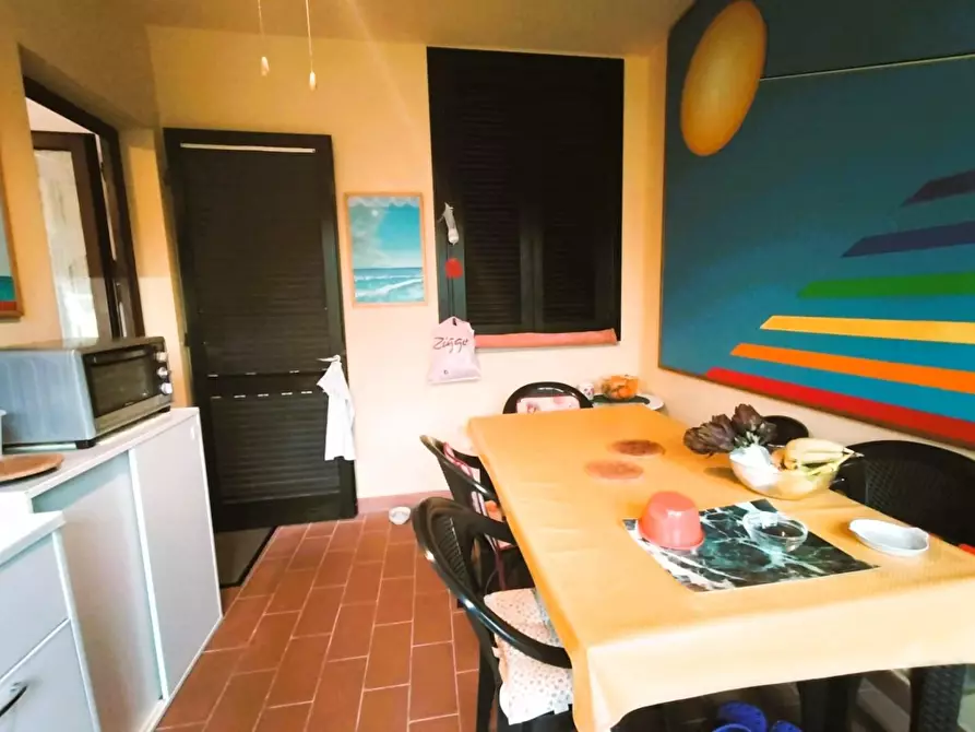 Immagine 10 di Appartamento in vendita  a Lucca