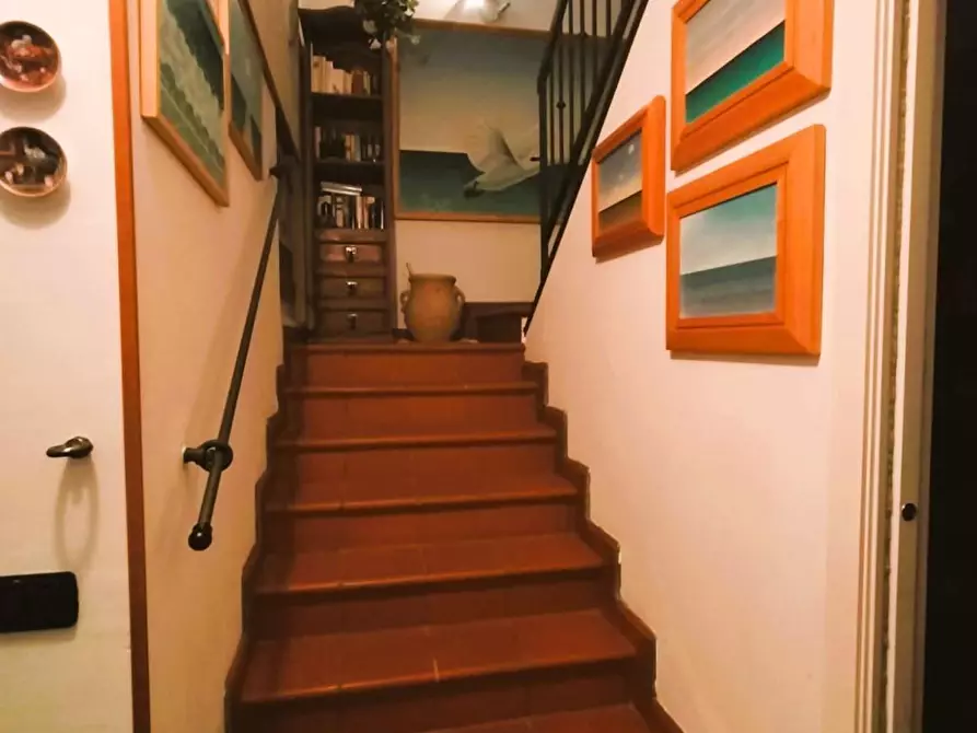 Immagine 14 di Appartamento in vendita  a Lucca