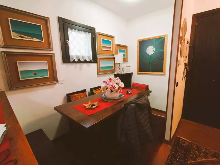 Immagine 3 di Appartamento in vendita  a Lucca