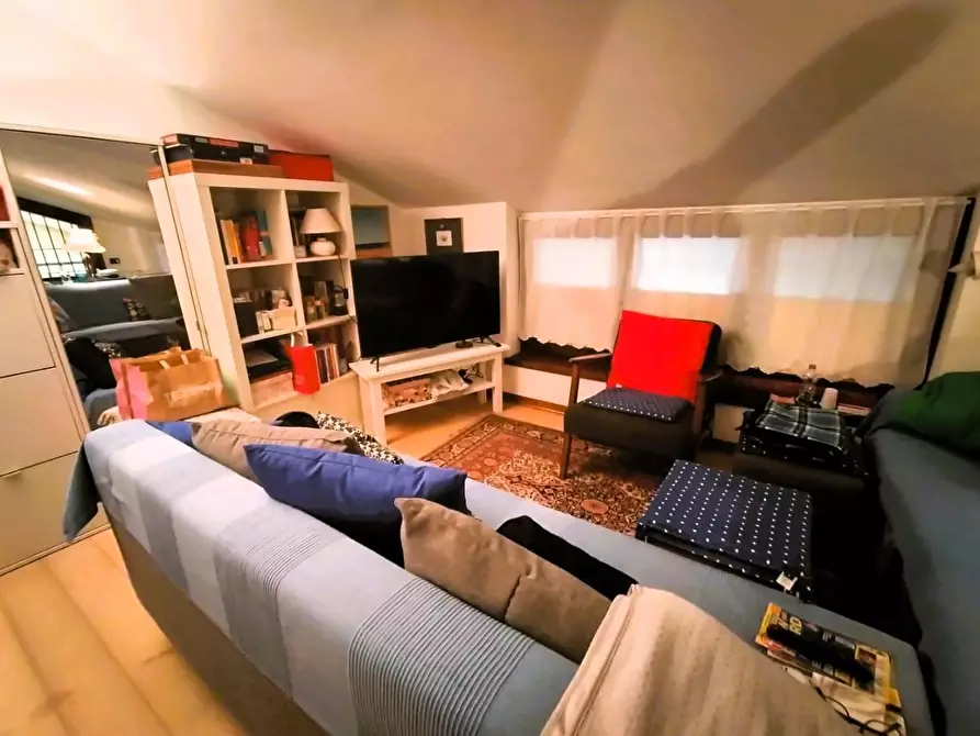 Immagine 18 di Appartamento in vendita  a Lucca