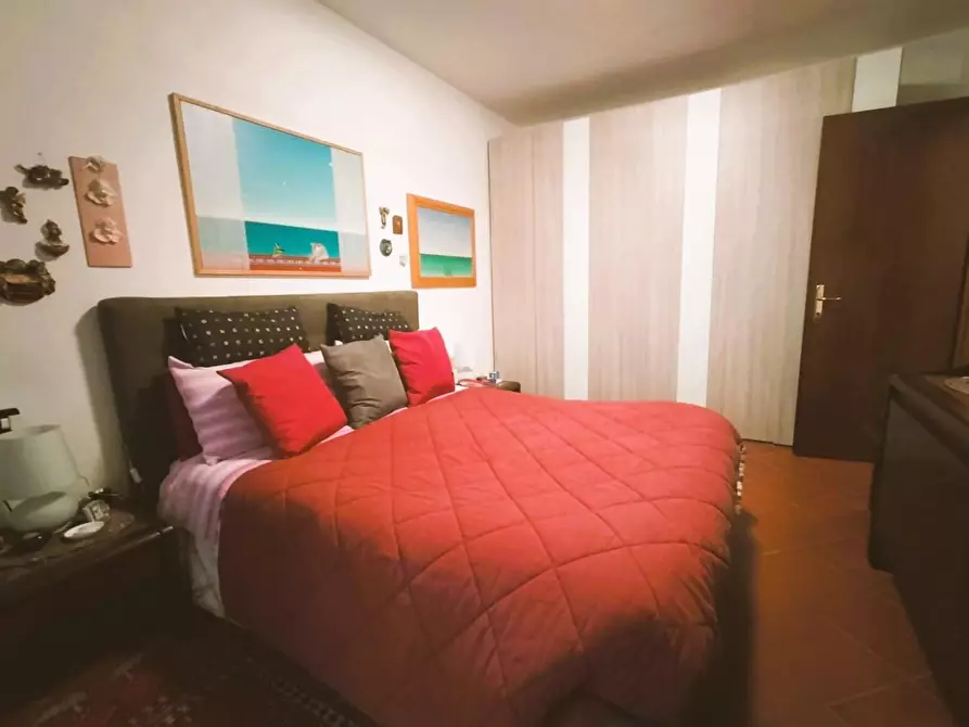 Immagine 12 di Appartamento in vendita  a Lucca