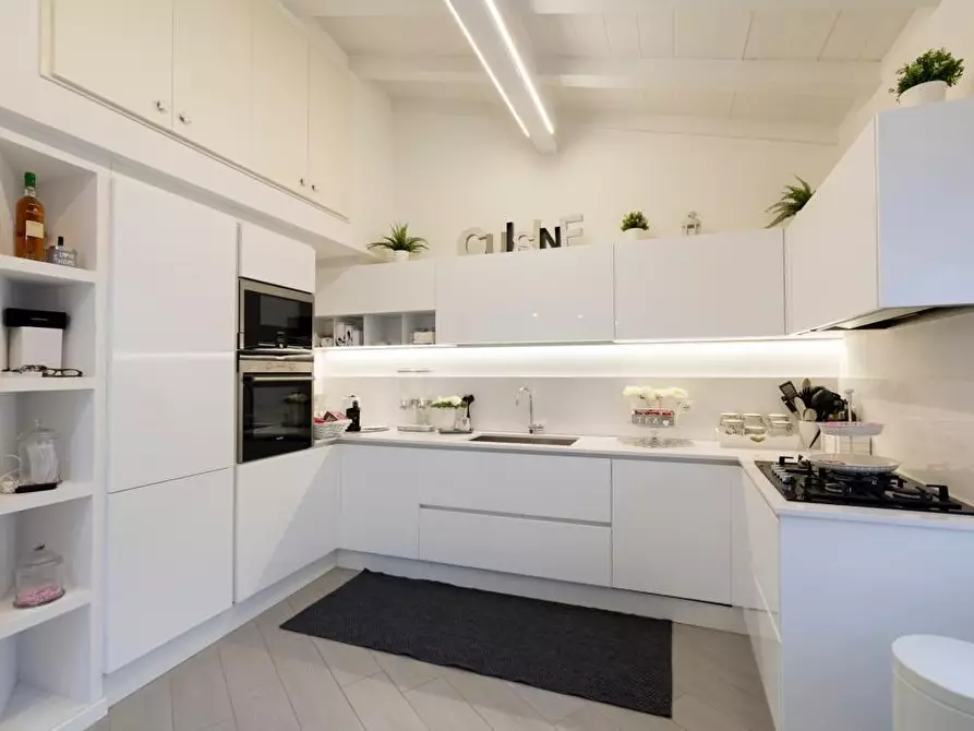 Immagine 13 di Appartamento in vendita  a Massa