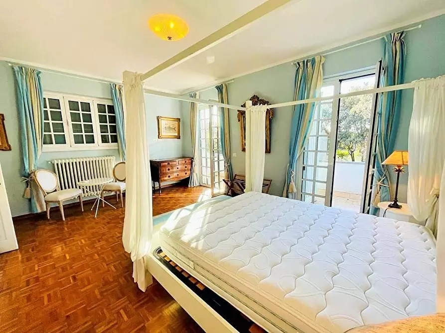 Immagine 26 di Villa in affitto  a Forte Dei Marmi