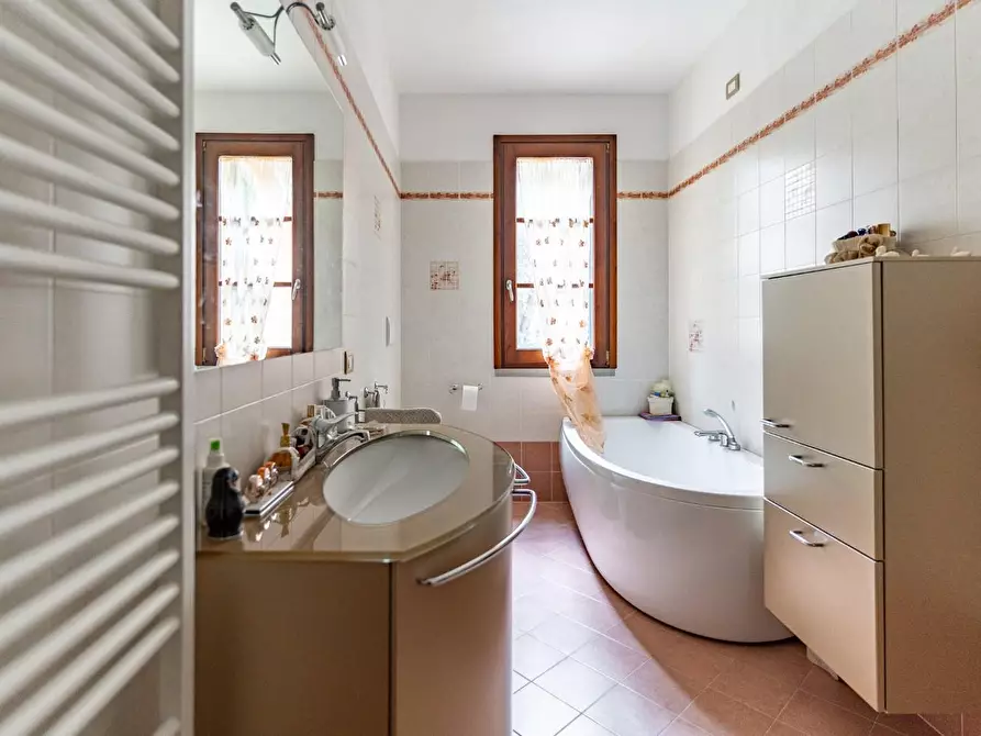 Immagine 18 di Villetta a schiera in vendita  a Empoli