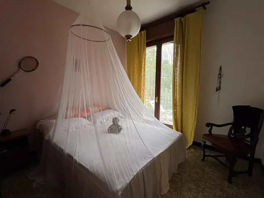 Immagine 11 di Palazzo in vendita  a Pietrasanta