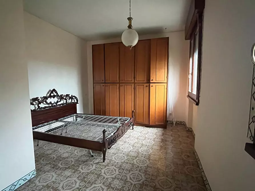 Immagine 17 di Palazzo in vendita  a Pietrasanta