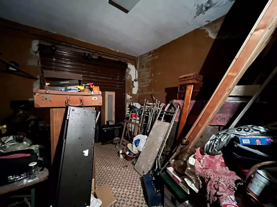 Immagine 19 di Palazzo in vendita  a Pietrasanta