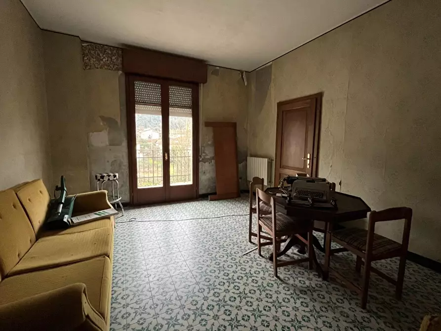 Immagine 14 di Palazzo in vendita  a Pietrasanta