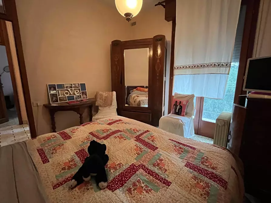 Immagine 10 di Palazzo in vendita  a Pietrasanta