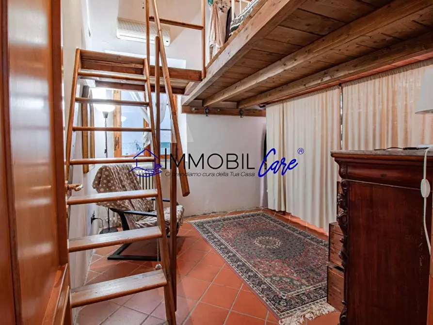 Immagine 13 di Appartamento in vendita  a Livorno