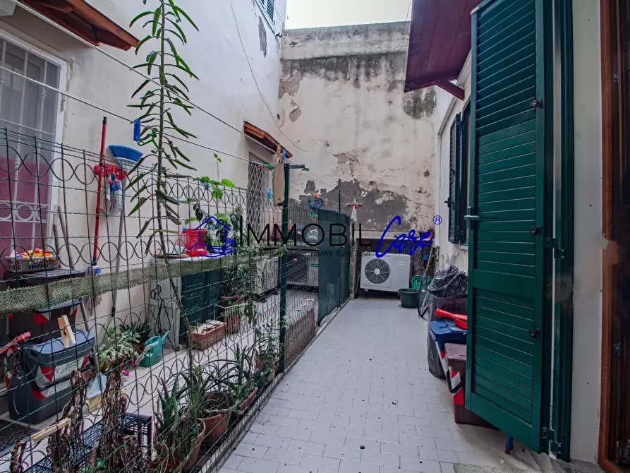 Immagine 11 di Appartamento in vendita  a Livorno