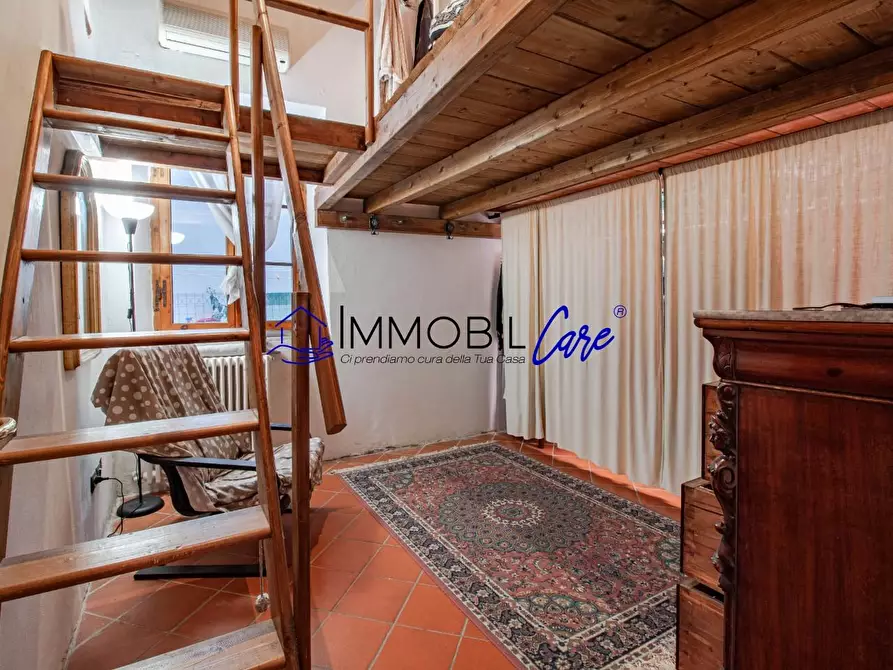 Immagine 12 di Appartamento in vendita  a Livorno