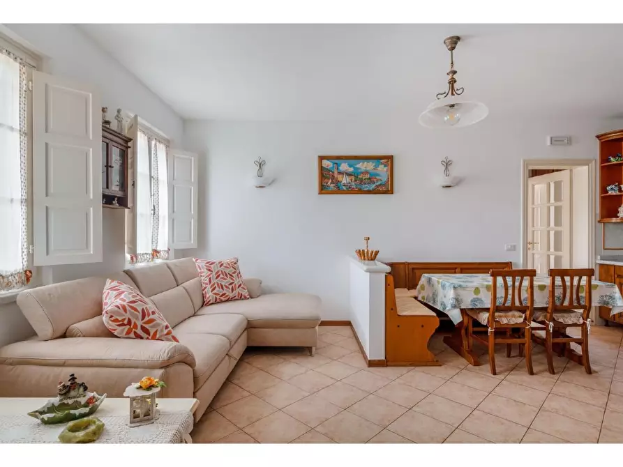 Immagine 13 di Villa in affitto  a Pietrasanta