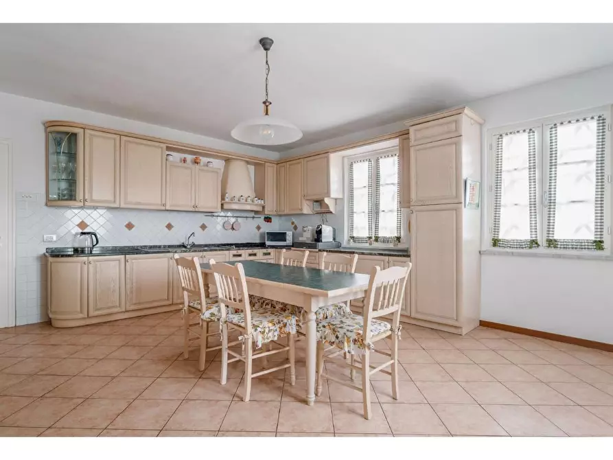 Immagine 9 di Villa in affitto  a Pietrasanta