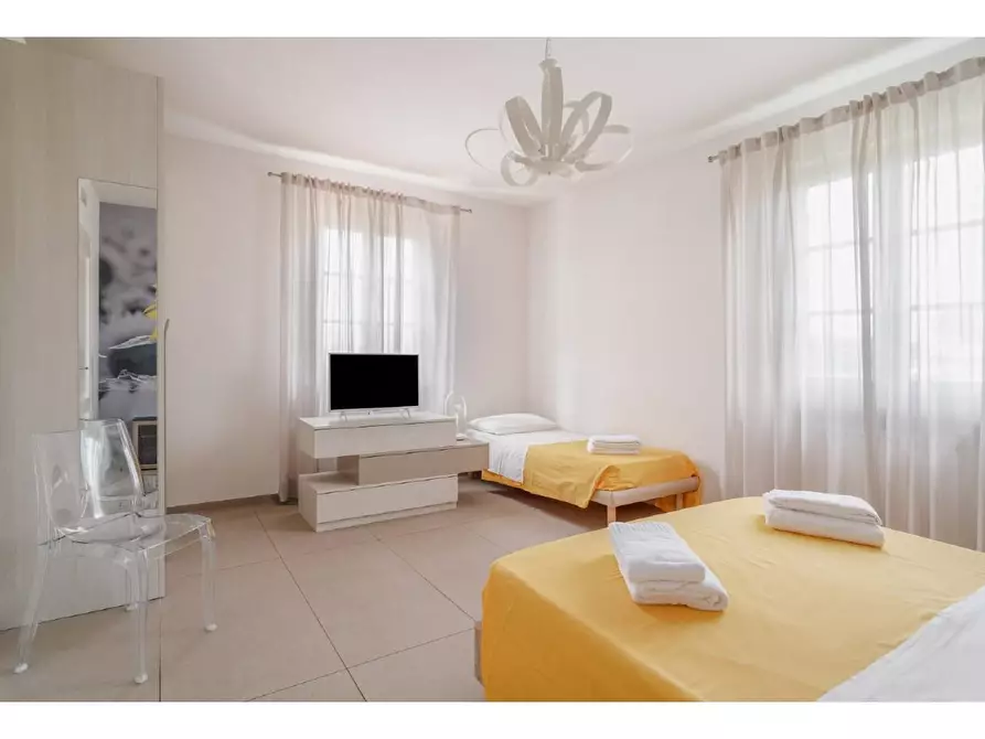 Immagine 16 di Villa in affitto  a Pietrasanta