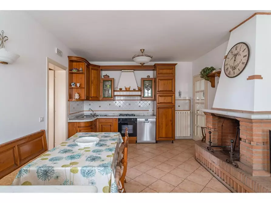 Immagine 14 di Villa in affitto  a Pietrasanta