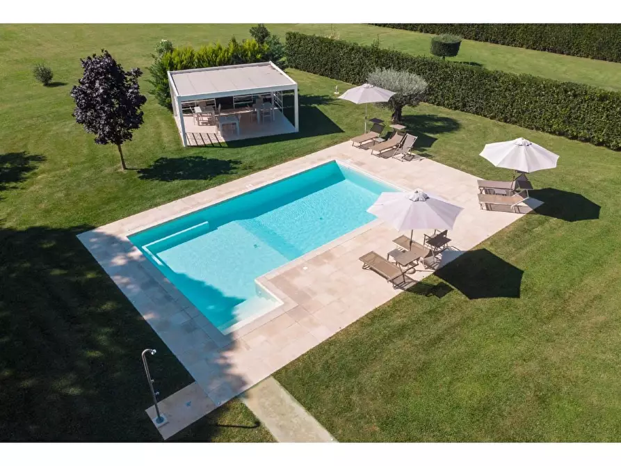 Immagine 6 di Villa in affitto  a Pietrasanta