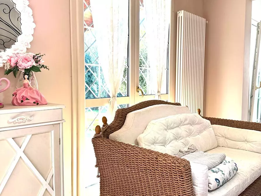 Immagine 10 di Villa in vendita  a Montignoso