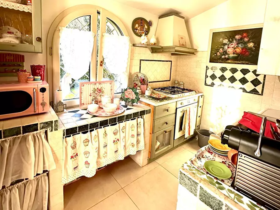 Immagine 17 di Villa in vendita  a Montignoso