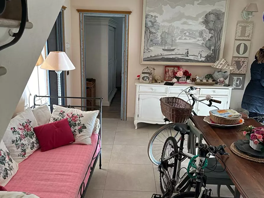 Immagine 12 di Villa in vendita  a Montignoso