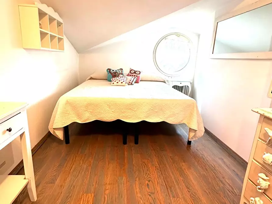 Immagine 27 di Villa in vendita  a Montignoso