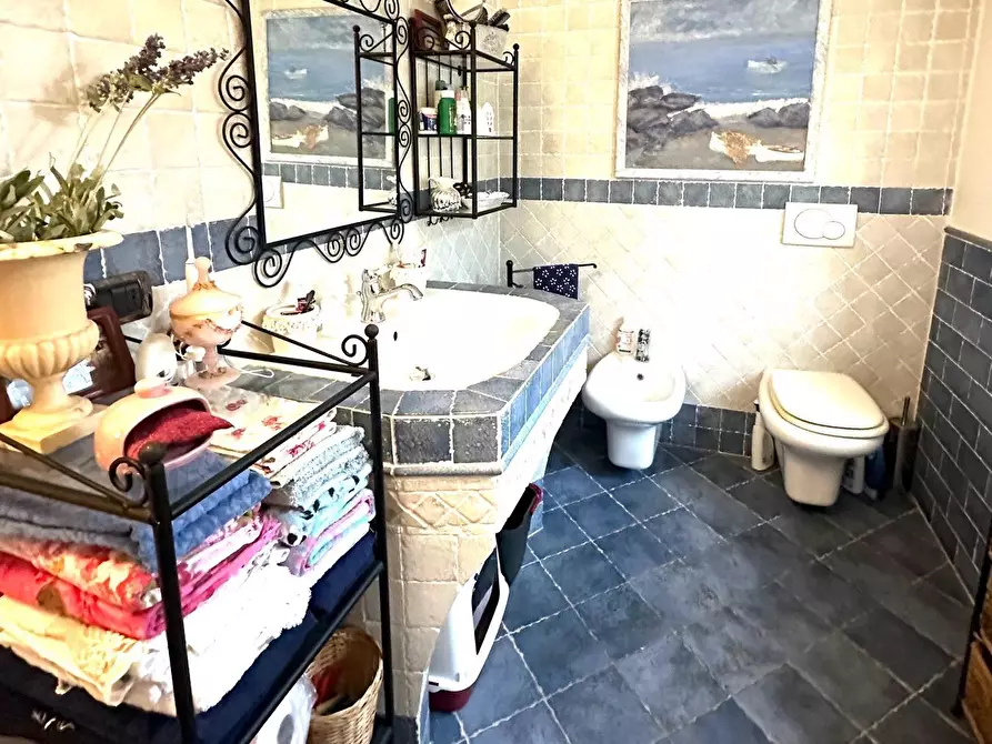 Immagine 22 di Villa in vendita  a Montignoso