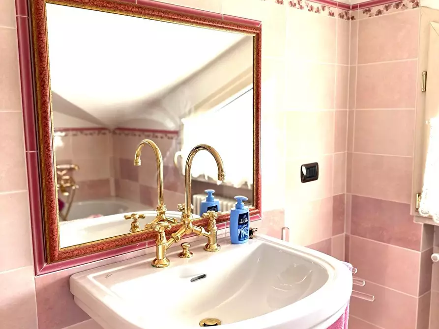 Immagine 31 di Villa in vendita  a Montignoso