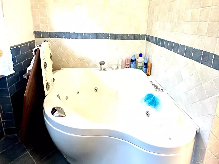 Immagine 23 di Villa in vendita  a Montignoso