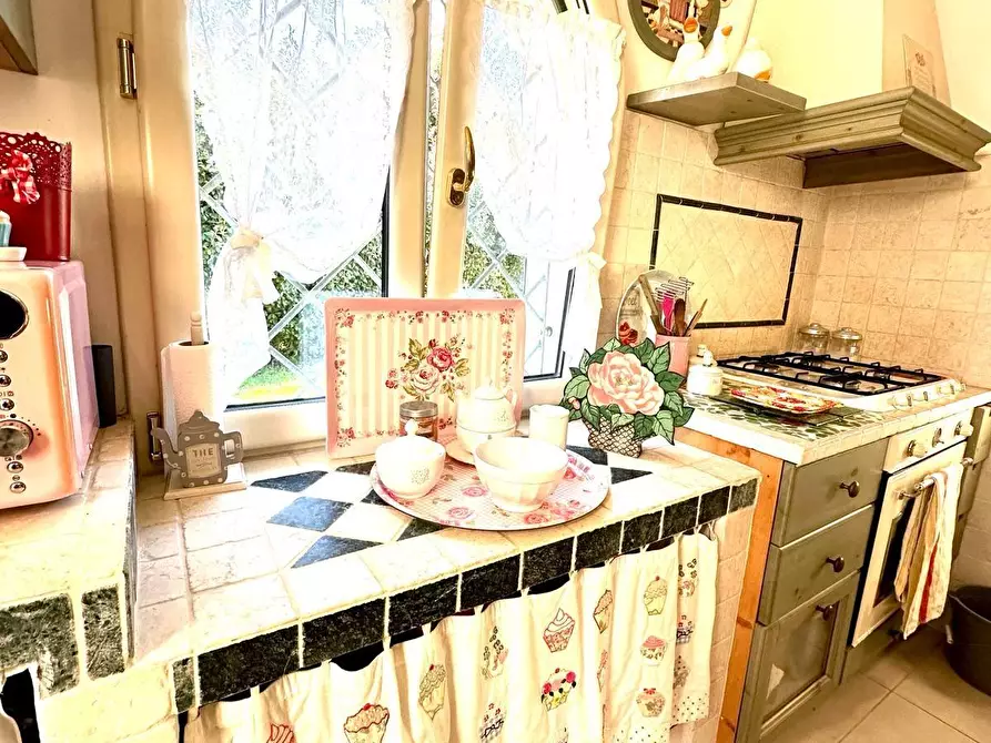 Immagine 18 di Villa in vendita  a Montignoso