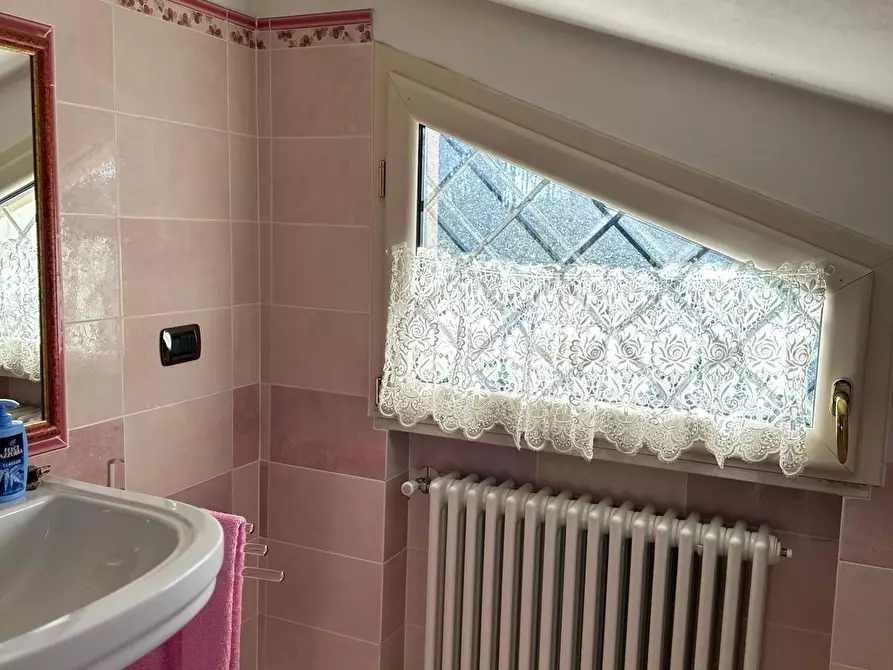 Immagine 30 di Villa in vendita  a Montignoso