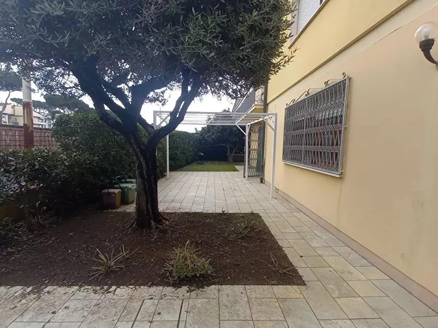 Immagine 32 di Appartamento in affitto  a Camaiore