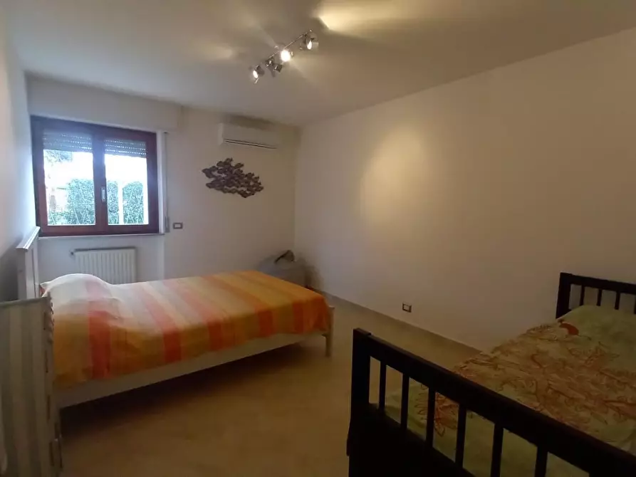 Immagine 14 di Appartamento in affitto  a Camaiore