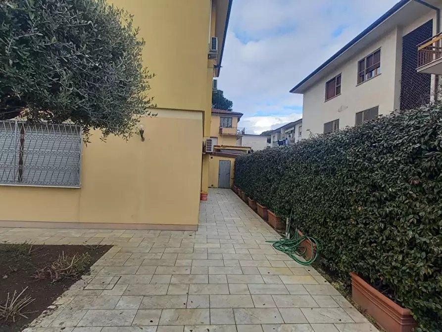 Immagine 18 di Appartamento in affitto  a Camaiore