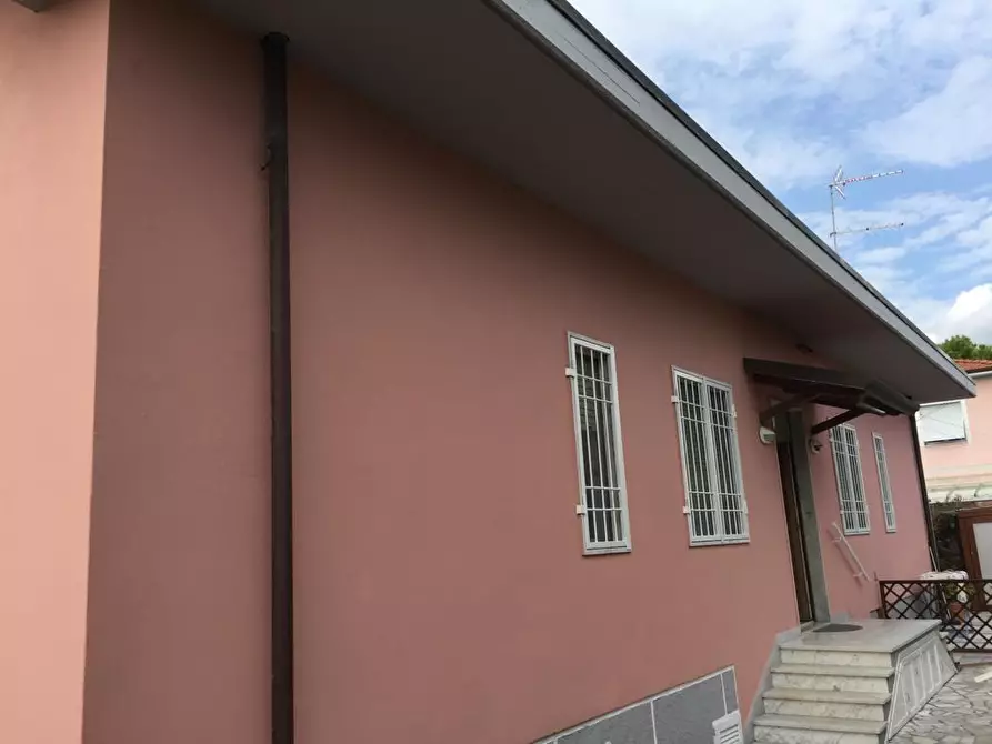 Immagine 34 di Casa bifamiliare in vendita  a Carrara