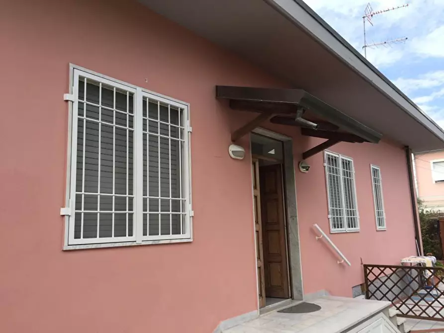 Immagine 4 di Casa bifamiliare in vendita  a Carrara