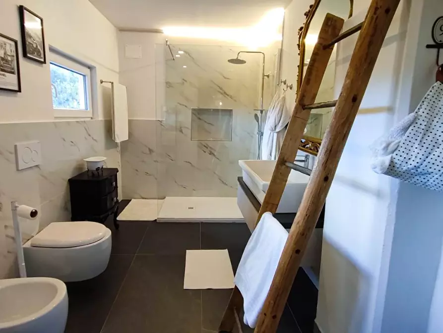 Immagine 13 di Casa colonica in vendita  a Riparbella