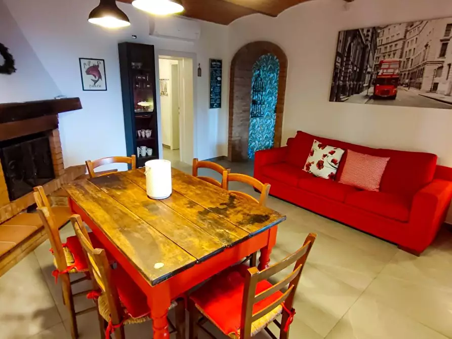 Immagine 4 di Casa colonica in vendita  a Riparbella