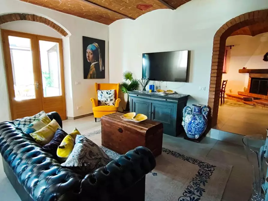 Immagine 3 di Casa colonica in vendita  a Riparbella