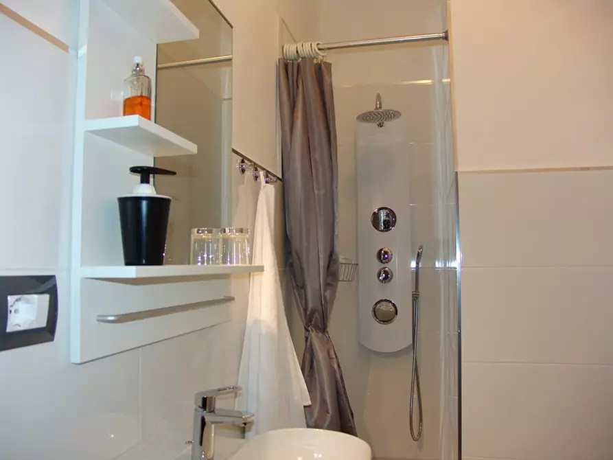 Immagine 6 di Appartamento in affitto  a Pisa