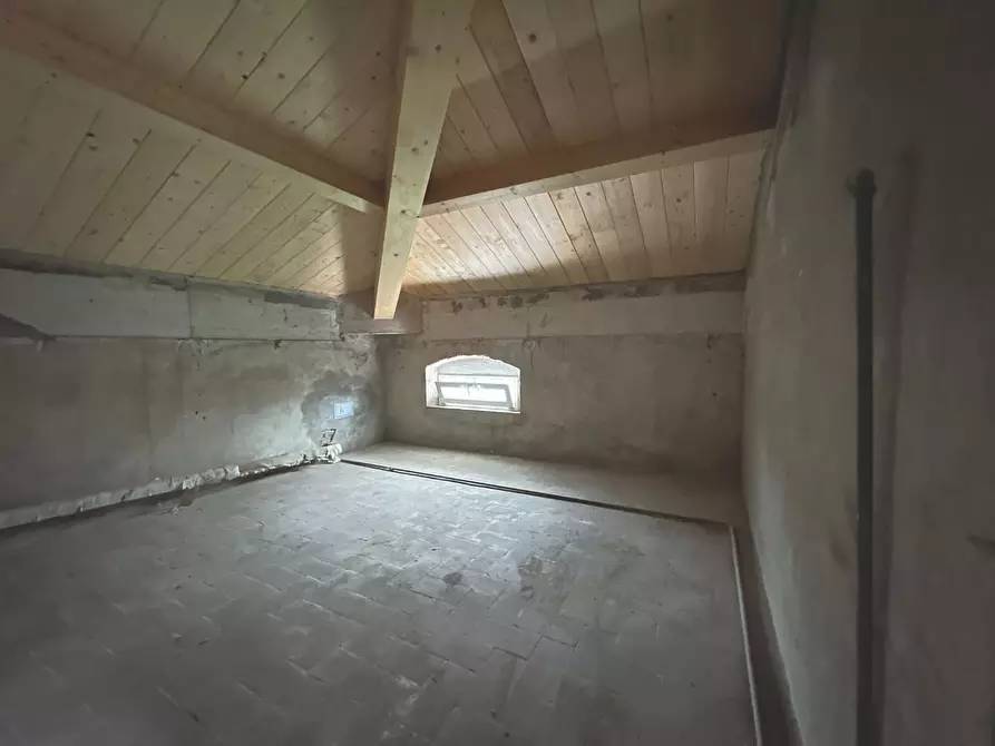 Immagine 21 di Villa in vendita  a Capannori