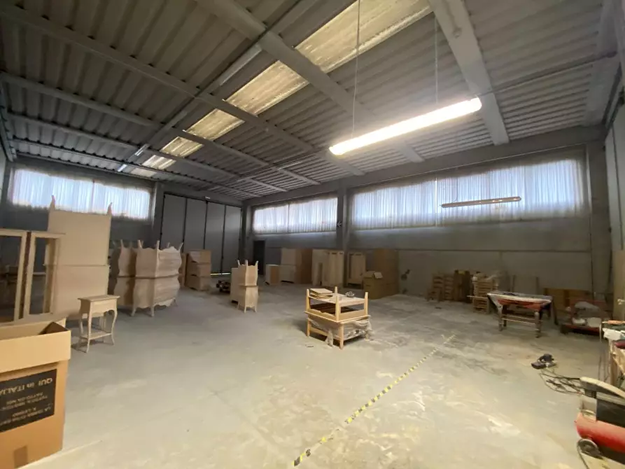 Immagine 2 di Capannone industriale in vendita  a Porcari