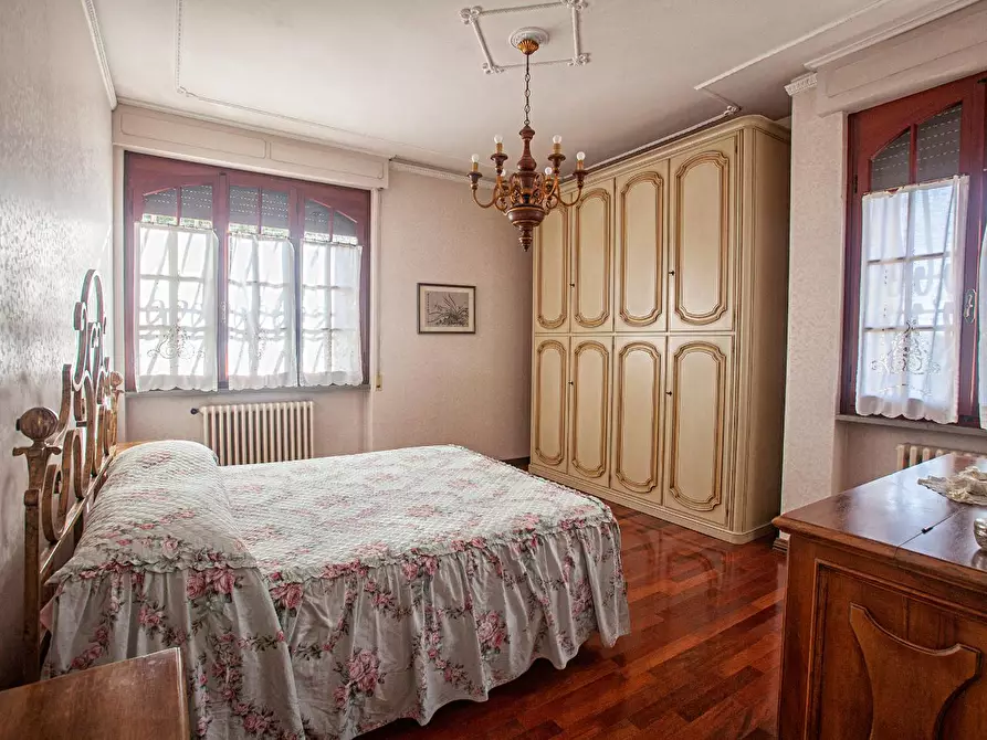 Immagine 10 di Villa in vendita  a San Giuliano Terme