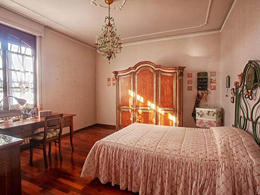 Immagine 15 di Villa in vendita  a San Giuliano Terme