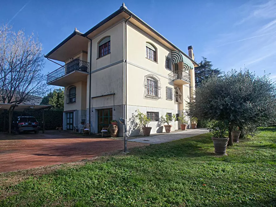 Immagine 5 di Villa in vendita  a San Giuliano Terme